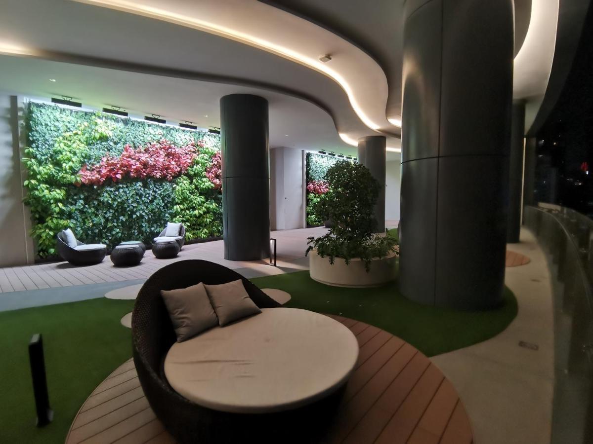 Crystal Suites At Eaton, Klcc Kuala Lumpur Exterior photo