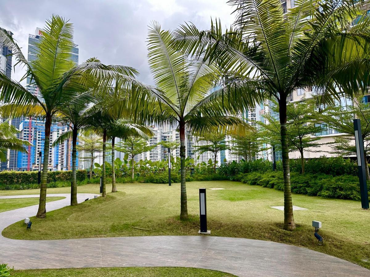 Crystal Suites At Eaton, Klcc Kuala Lumpur Exterior photo
